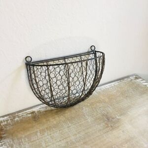 Chicken wire wall hanging for kitchen organization plants storage gardening